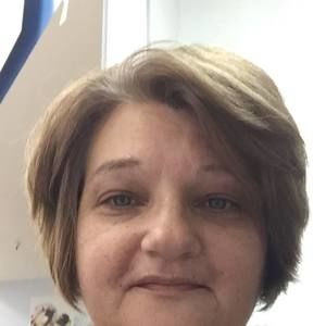 Meet your Posher, Leslie